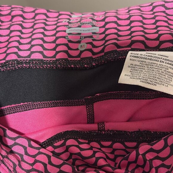 Nike Capri Leggings Pants Dri Fit Womens Medium Athletic Workout Yoga Pink - Picture 7 of 9